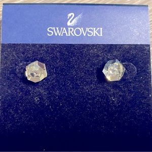 Swarovski clear points of light crystal earrings. Previously owned.